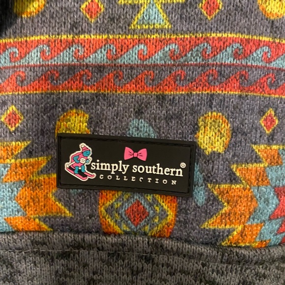 Simply Southern Fleece Pullover with pockets. - Picture 2 of 3